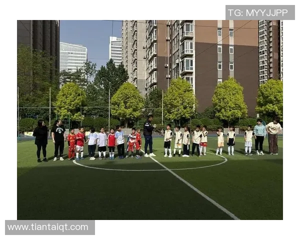 同桌足球明星小说全本在线阅读畅享青春热血与友情的精彩故事