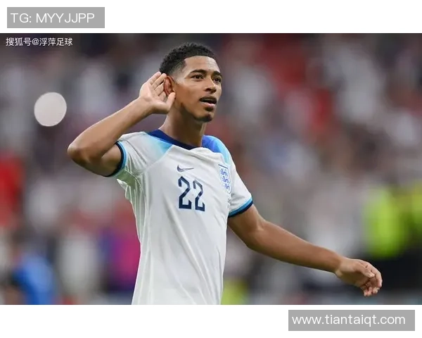 足球明星的经典表情背后隐藏的故事与情感解析 足球明星的经典表情背后隐藏的故事与情感解析